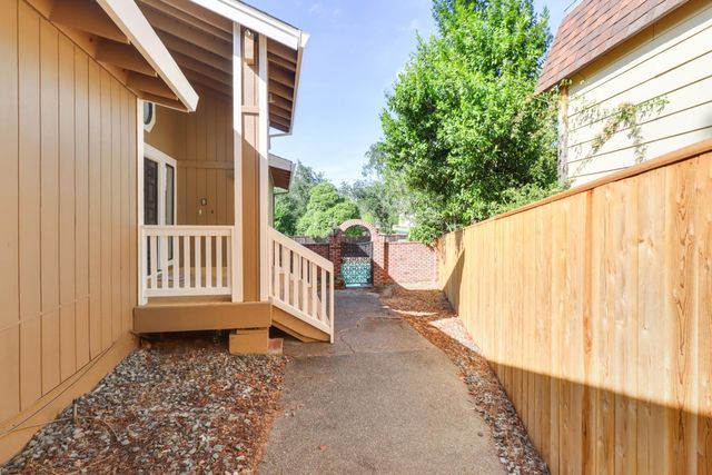 8023 Ridgeglen Way, Fair Oaks, CA 95628