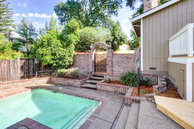 8023 Ridgeglen Way, Fair Oaks, CA 95628