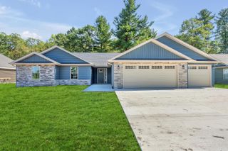 1611 Elderberry Street SE, Demotte, IN 46310