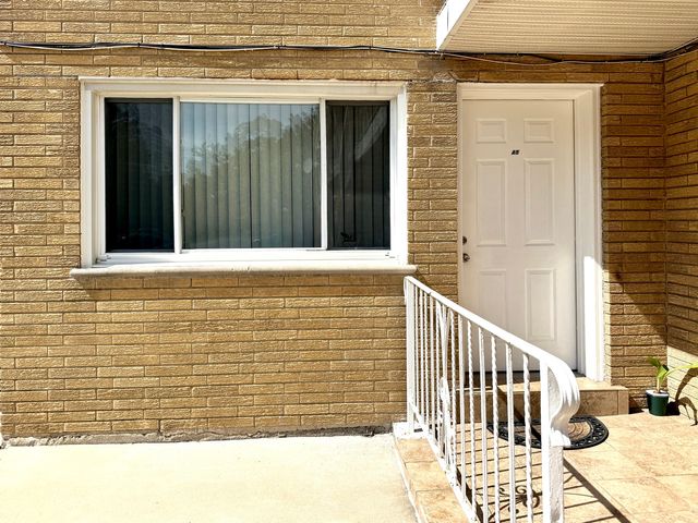4600 River Road A5, Schiller Park, IL 60176