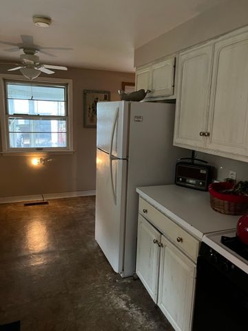 4216 Pinecrest Road, Rockford, IL 61107