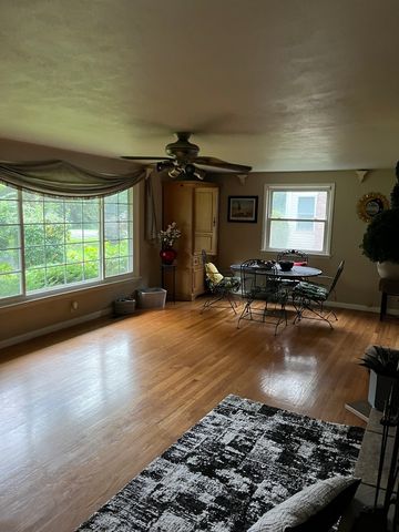 4216 Pinecrest Road, Rockford, IL 61107