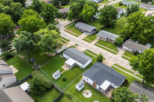 12011 Bobbett Drive, Maryland Heights, MO 63043