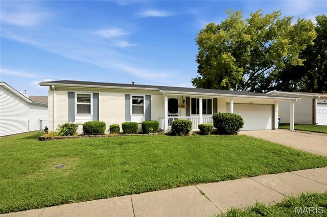 12011 Bobbett Drive, Maryland Heights, MO 63043