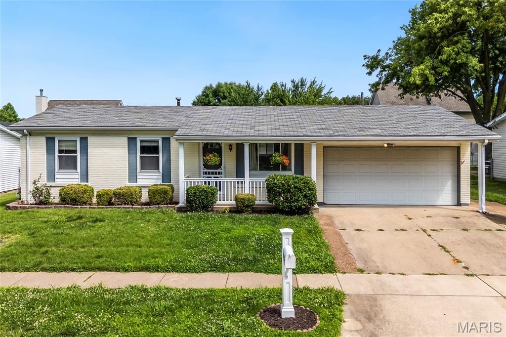 12011 Bobbett Drive, Maryland Heights, MO 63043