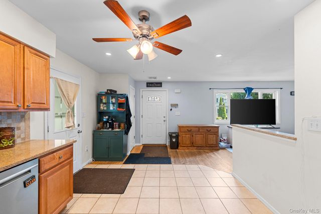 30 44th Street, Lindenhurst, NY 11757