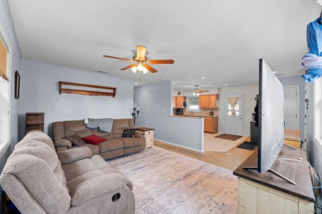 30 44th Street, Lindenhurst, NY 11757