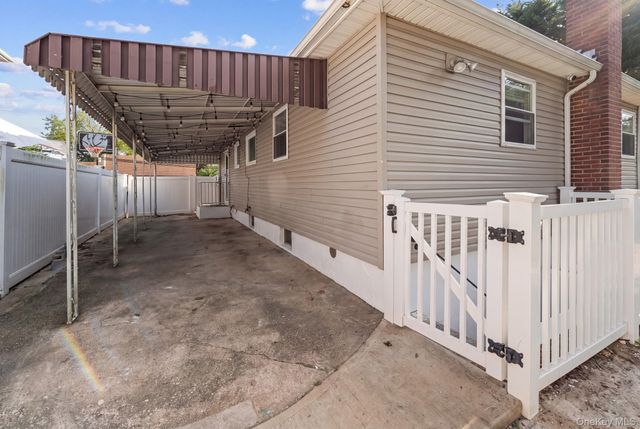 30 44th Street, Lindenhurst, NY 11757