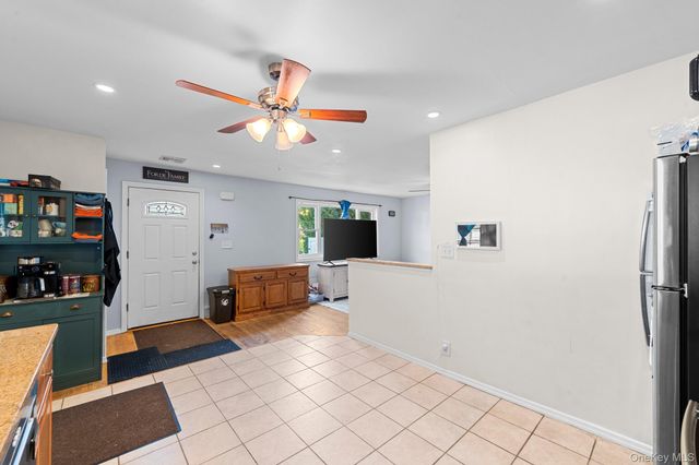 30 44th Street, Lindenhurst, NY 11757