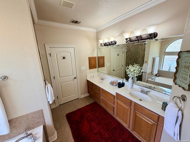 1306 WOODED KNL, San Antonio, TX 78258
