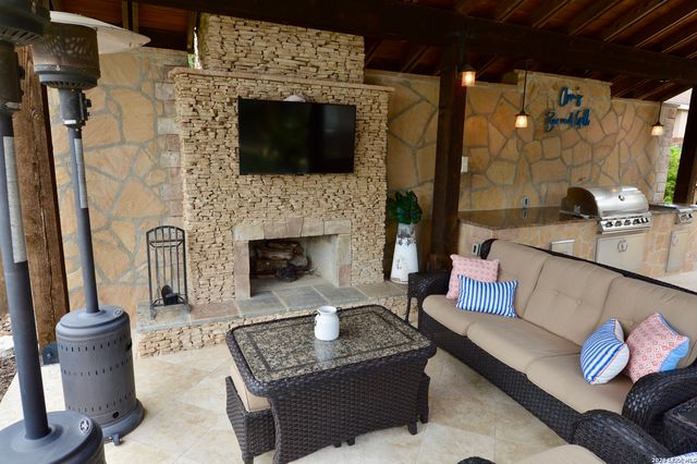 1306 WOODED KNL, San Antonio, TX 78258