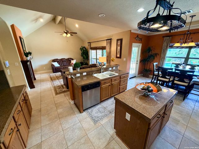 1306 WOODED KNL, San Antonio, TX 78258