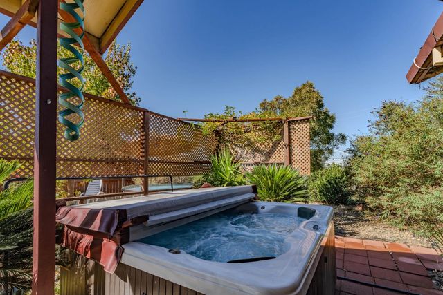 3336 Flint Trl, Ione, CA 95640