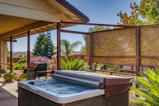 3336 Flint Trl, Ione, CA 95640