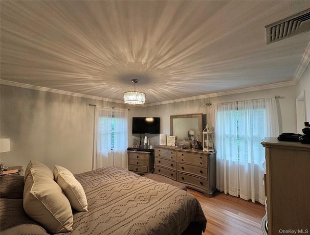 16 Four Winds Drive, Poughkeepsie, NY 12603