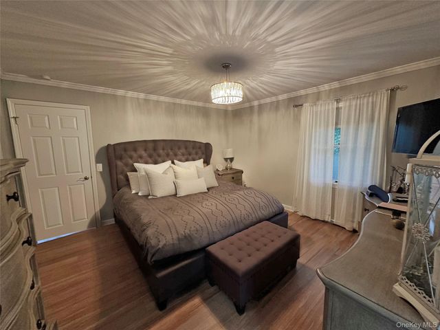 16 Four Winds Drive, Poughkeepsie, NY 12603