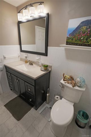 16 Four Winds Drive, Poughkeepsie, NY 12603