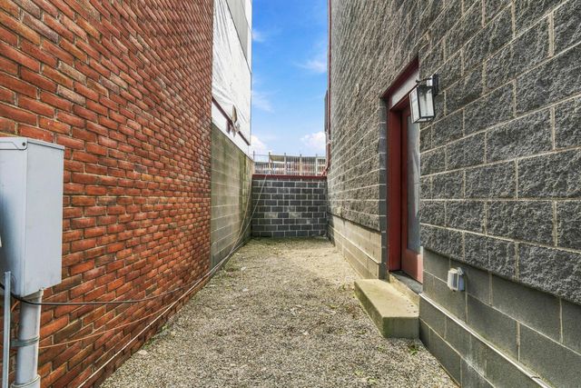 75 E Russell Street, Columbus, OH 43215