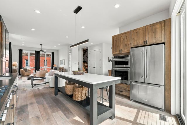 75 E Russell Street, Columbus, OH 43215