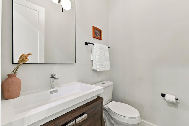 75 E Russell Street, Columbus, OH 43215
