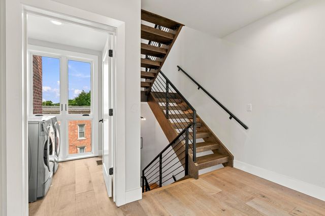 75 E Russell Street, Columbus, OH 43215