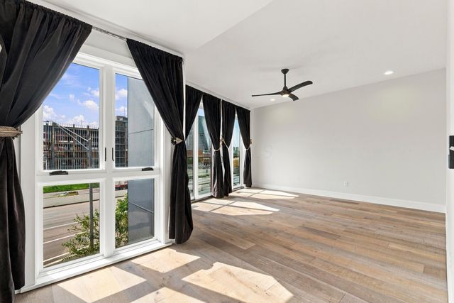 75 E Russell Street, Columbus, OH 43215