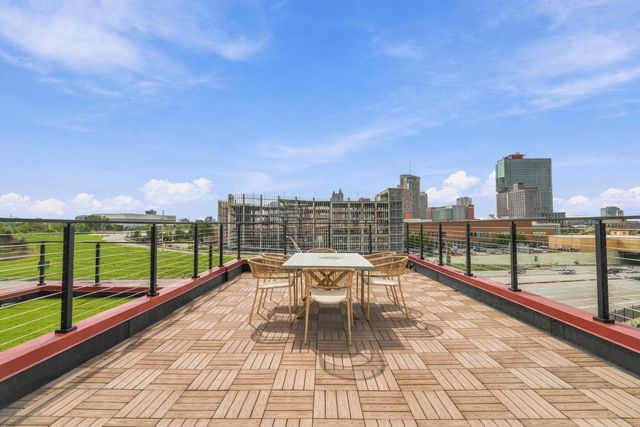 75 E Russell Street, Columbus, OH 43215