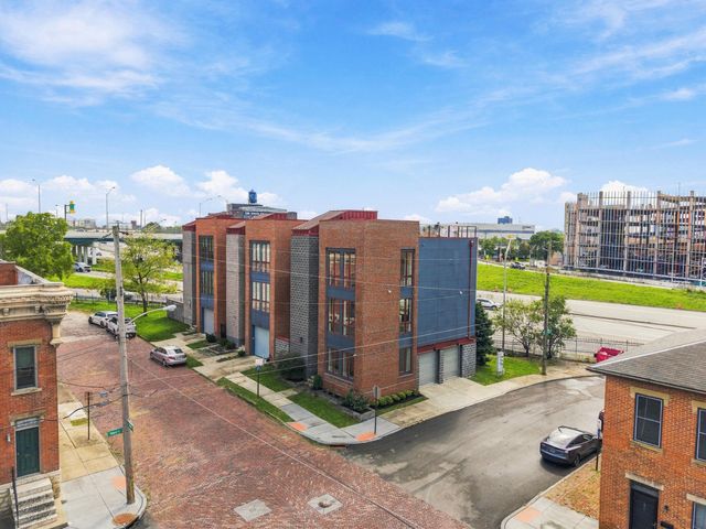 75 E Russell Street, Columbus, OH 43215