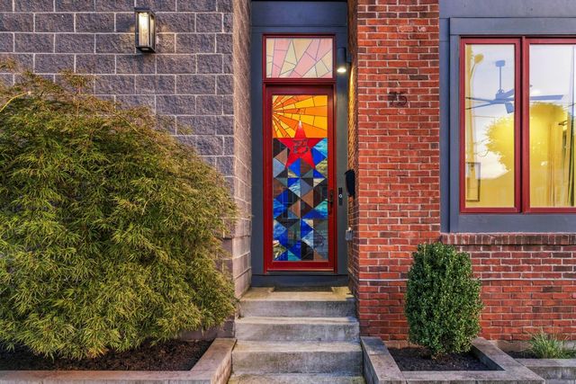 75 E Russell Street, Columbus, OH 43215