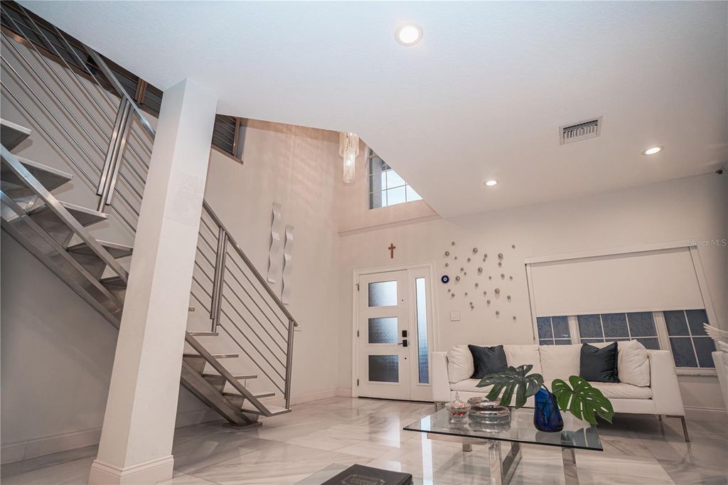 Image 8 of property listing at 7035 BRESCIA WAY, Orlando, FL 32819