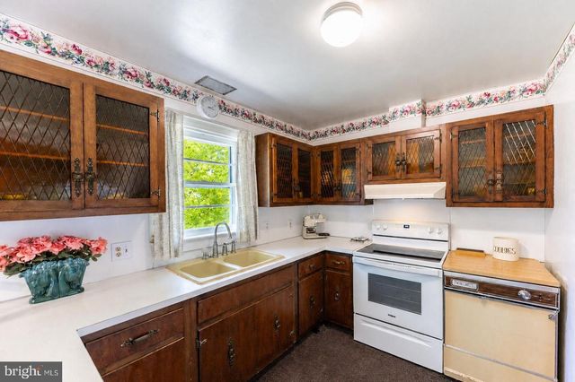 489 BLACK MATT RD, Douglassville, PA 19518