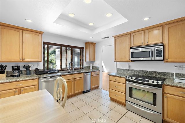 18 Navarre 133, Irvine, CA 92612