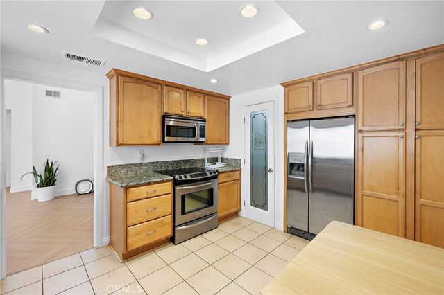 18 Navarre 133, Irvine, CA 92612