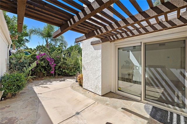 18 Navarre 133, Irvine, CA 92612