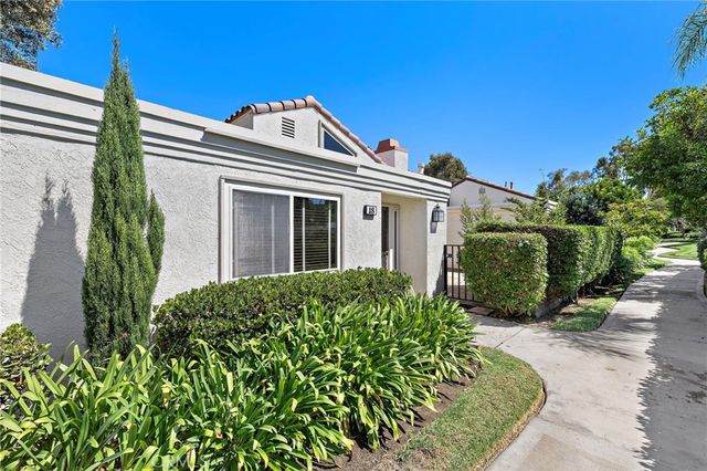 18 Navarre 133, Irvine, CA 92612