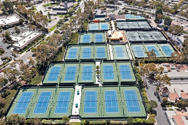 18 Navarre 133, Irvine, CA 92612