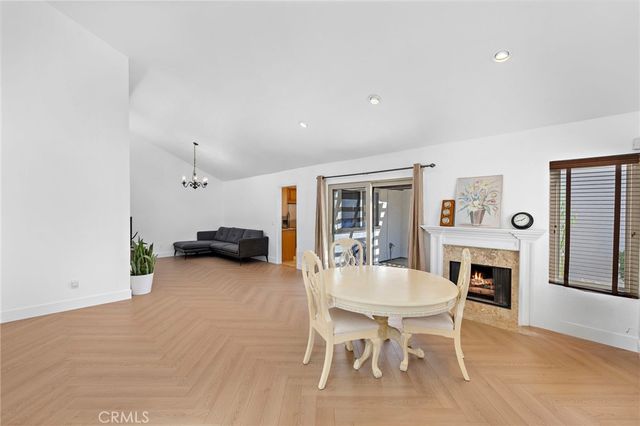 18 Navarre 133, Irvine, CA 92612