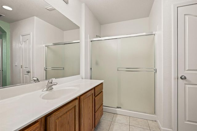 2381 Rose Arbor Dr, Sacramento, CA 95835