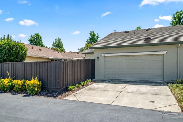 2381 Rose Arbor Dr, Sacramento, CA 95835