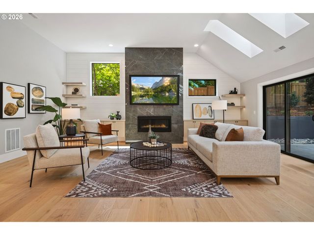 15370 TWIN FIR Rd, Lake Oswego, OR 97035