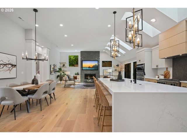 15370 TWIN FIR Rd, Lake Oswego, OR 97035