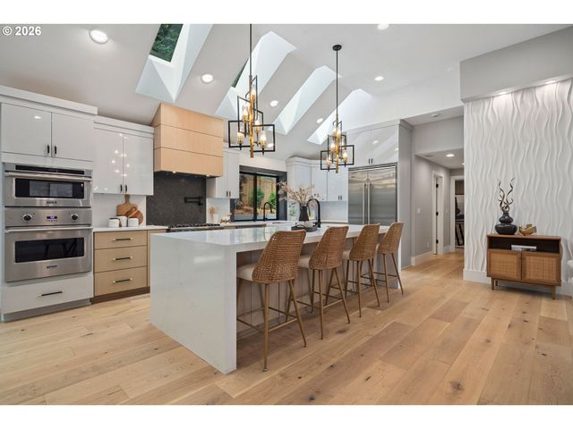 15370 TWIN FIR Rd, Lake Oswego, OR 97035