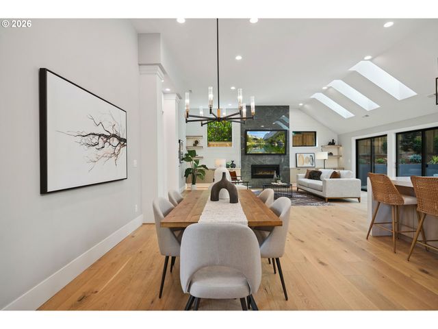 15370 TWIN FIR Rd, Lake Oswego, OR 97035