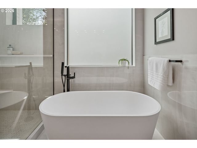 15370 TWIN FIR Rd, Lake Oswego, OR 97035