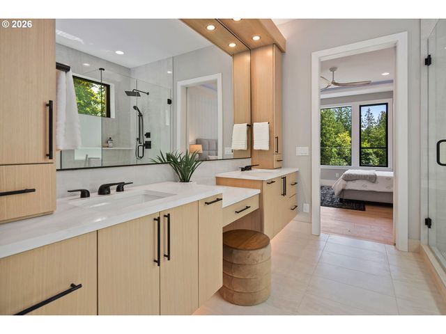 15370 TWIN FIR Rd, Lake Oswego, OR 97035