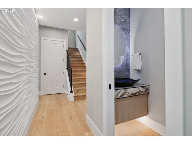 15370 TWIN FIR Rd, Lake Oswego, OR 97035