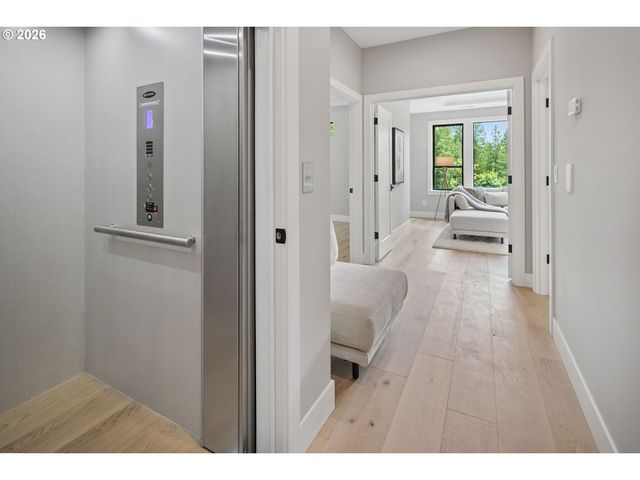 15370 TWIN FIR Rd, Lake Oswego, OR 97035