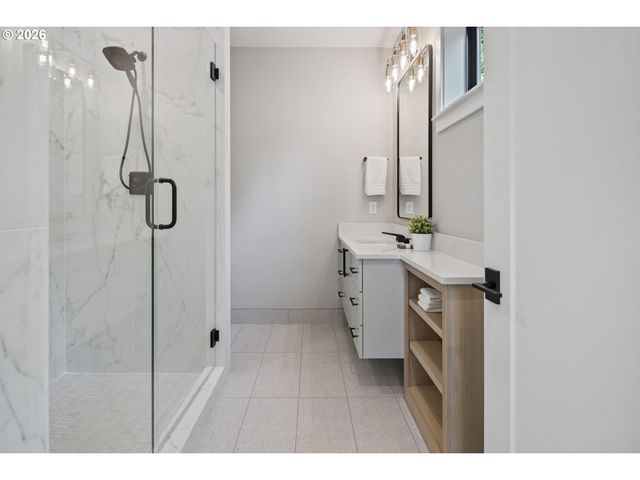 15370 TWIN FIR Rd, Lake Oswego, OR 97035