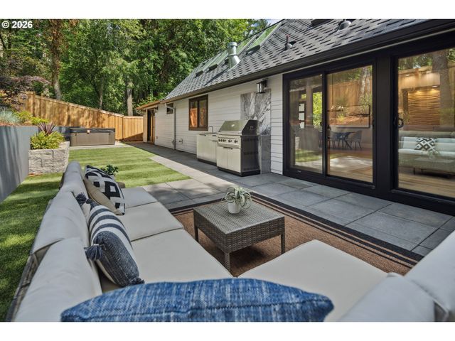 15370 TWIN FIR Rd, Lake Oswego, OR 97035