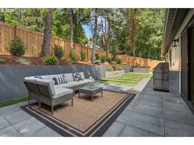 15370 TWIN FIR Rd, Lake Oswego, OR 97035